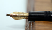 Load image into Gallery viewer, Z-Parker Duofold AF - Black with Duofold "N" 14ct Gold BROAD Nib (P825)