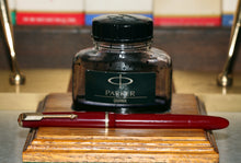 Load image into Gallery viewer, Z-Parker Duofold Victory MkV - Red with No.10 14ct Gold Nib - (P835)