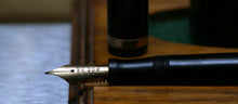 Load image into Gallery viewer, Z-Parker Duofold NS - Black with Duofold "N" 14ct Gold Nib - (P855)