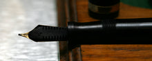 Load image into Gallery viewer, Z-Parker Duofold NS - Black with Duofold "N" 14ct Gold Nib - (P855)