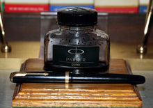 Load image into Gallery viewer, Z-Parker Duofold AF - Black with Duofold "N" Oblique 14ct Gold Nib - (P857)