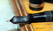 Load image into Gallery viewer, Z-Parker Duofold AF - Black with Duofold "N" Oblique 14ct Gold Nib - (P857)