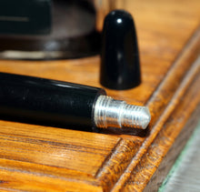 Load image into Gallery viewer, Z-Parker Duofold AF - Black with Duofold "N" Oblique 14ct Gold Nib - (P857)
