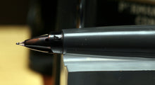 Load image into Gallery viewer, Z-Parker 45 - Grey Schools CT with F Fine Point 14ct Gold Nib - (P861)