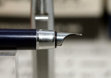 Load image into Gallery viewer, Z-Parker 25 Mk IV - Flighter Blue with Medium Point Steel Nib (P874)