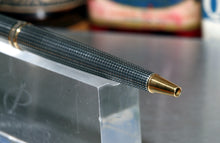 Load image into Gallery viewer, Z-Parker 75 Premier Ball Point - Cisele Sterling Silver with Parker Refill - (P875)