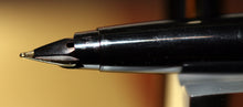 Load image into Gallery viewer, Z-Parker 45 - Black Coronet with "M" 14ct Gold Nib - (P886)