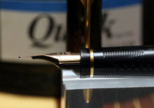 Load image into Gallery viewer, Z-Parker 75 Premier - Chinese Laque with "M" Medium Point 14ct Gold Nib - (P888)