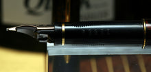 Load image into Gallery viewer, Z-Parker 75 Premier - Chinese Laque with "M" Medium Point 14ct Gold Nib - (P888)