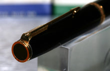 Load image into Gallery viewer, Z-Parker 75 Premier - Black Laque with Medium Point 14ct Gold Nib - (P893a)