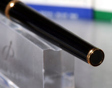 Load image into Gallery viewer, Z-Parker 75 Premier - Black Laque with Medium Point 14ct Gold Nib - (P893a)
