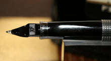 Load image into Gallery viewer, Z-Parker 75 - Cisele Sterling Silver with XF Extra Fine 14ct Gold Nib - (P895)