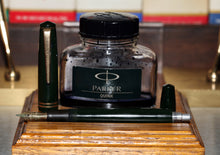 Load image into Gallery viewer, Z-Parker Victory MkIV - Dark Green with No.20 14ct Gold Nib - (P897)