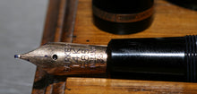 Load image into Gallery viewer, Z-Parker Duofold Senior - Black with Fine Point No.35 14ct Gold Nib - (P900)