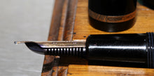Load image into Gallery viewer, Z-Parker Duofold Senior - Black with Fine Point No.35 14ct Gold Nib - (P900)