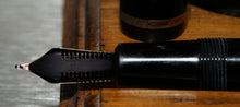 Load image into Gallery viewer, Z-Parker Duofold Senior - Black with Fine Point No.35 14ct Gold Nib - (P900)