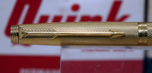 Load image into Gallery viewer, Z-Parker 75 - Gold Grain d'Orge 20u with 14ct Gold "M" Point Nib (P901)