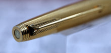 Load image into Gallery viewer, Z-Parker 75 - Gold Grain d'Orge 20u with 14ct Gold "M" Point Nib (P901)