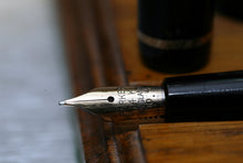 Load image into Gallery viewer, Z-Parker Victory Mk V - Black with No.10 14ct Gold Nib - (P912a)