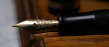 Load image into Gallery viewer, Z-Parker Challenger - Black with Parker Canadian No.2 14ct Gold Nib - (P912c)