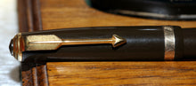 Load image into Gallery viewer, Z-Parker Duofold NS - Chocolate with Duofold "N" 14ct Gold Nib - (P923b)