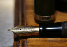 Load image into Gallery viewer, Z-Parker Duofold NS - Chocolate with Duofold "N" 14ct Gold Nib - (P923b)