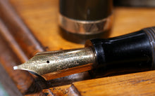 Load image into Gallery viewer, Z-Parker Duofold NS - Chocolate with Duofold "N" 14ct Gold Nib - (P923b)