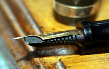 Load image into Gallery viewer, Z-Parker Duofold NS - Chocolate with Duofold "N" 14ct Gold Nib - (P923b)