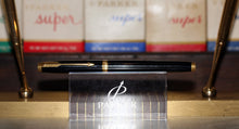 Load image into Gallery viewer, Z-Parker 75 - Black Laque with "M" 14ct Gold Nib - (P925)