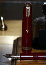 Load image into Gallery viewer, Z-Parker Duofold Maxima - Red with Fine Point No.50 14ct Gold Nib - (P931)