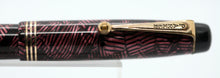 Load image into Gallery viewer, Z-Parker Televisor - Striated Red Slender Size with 14ct Gold W Nib (P932)