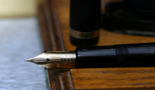 Load image into Gallery viewer, Z-Parker Duofold Maxima - Black with No.50 14ct Gold Nib - (P946)