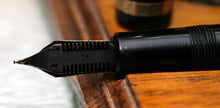 Load image into Gallery viewer, Z-Parker Duofold Maxima - Black with No.50 14ct Gold Nib - (P946)