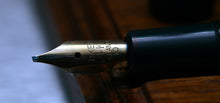 Load image into Gallery viewer, Z-Parker Duofold Junior - Green with No.10 14ct Gold Oblique Nib - (P947)