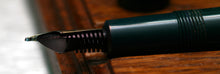 Load image into Gallery viewer, Z-Parker Duofold Junior - Green with No.10 14ct Gold Oblique Nib - (P947)