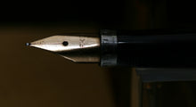 Load image into Gallery viewer, Z-Parker 75 - Milleraies Gold Plated with "M" Medium Point 14ct Gold Nib - (P950)