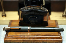 Load image into Gallery viewer, Z-Parker Duofold AF - Olive Green with Duofold "N" 14ct Gold Nib - (P958)