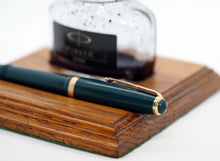 Load image into Gallery viewer, Z-Parker Duofold Demi in rare Green with Duofold "N" 14ct Gold Nib (P967a)
