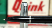 Load image into Gallery viewer, Z-Parker 51 - Black & Lustraloy with Fine Point 14ct Gold Tubular Nib (P969e)