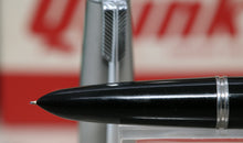 Load image into Gallery viewer, Z-Parker 51 - Black & Lustraloy with Fine Point 14ct Gold Tubular Nib (P969e)