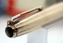 Load image into Gallery viewer, Z-Parker 51 - Black & Gold with Medium Point 14ct Gold Tubular Nib (P969i)