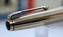 Load image into Gallery viewer, Z-Parker 51 - Black & Gold with Medium Point 14ct Gold Tubular Nib (P969i)