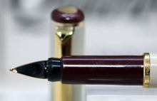 Load image into Gallery viewer, Z-Parker 88 - Ivory & Burgundy Fountain & Ball Point with Gold Plated Nib (P974b)