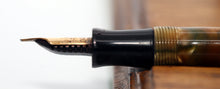 Load image into Gallery viewer, Z-Parker Duofold Early Junior Pearl with 052880 Duofold 14ct Gold Nib (P978)