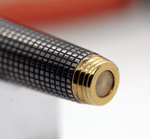 Load image into Gallery viewer, Z-Parker 75 - Cisele - Sterling Silver with 14ct Gold "M" Point Nib  (P985a)