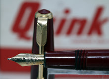 Load image into Gallery viewer, Z-Parker Duofold Junior Mk VI - Red with No.10 14ct Gold Nib (P990)