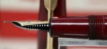 Load image into Gallery viewer, Z-Parker Duofold Junior Mk VI - Red with No.10 14ct Gold Nib (P990)