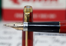 Load image into Gallery viewer, Z-Parker 75 - Red Jasper Quartz Laque with 14ct Gold "M" Point Nib  (P992)