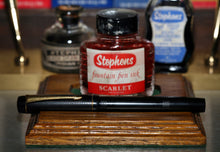 Load image into Gallery viewer, Z-Stephens 106 - Black Herringbone with 14ct Gold Nib - (S106)