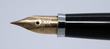 Load image into Gallery viewer, Parker 35-Flighter GT with 18ct Gold Nib-P0916
